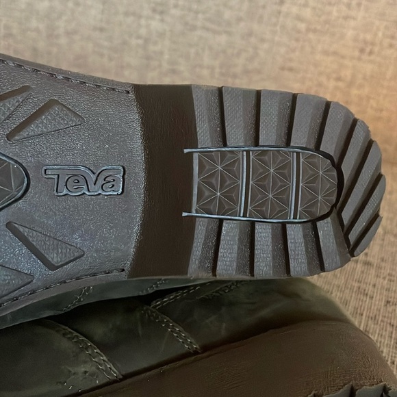 Teva Ellery Green and Brown Two-Tone Bootie Size 7.5 - Picture 10 of 10